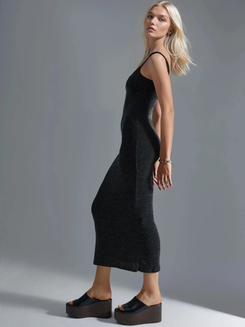 بوسيم فستان ميدي لامع بياقة على شكل حرف